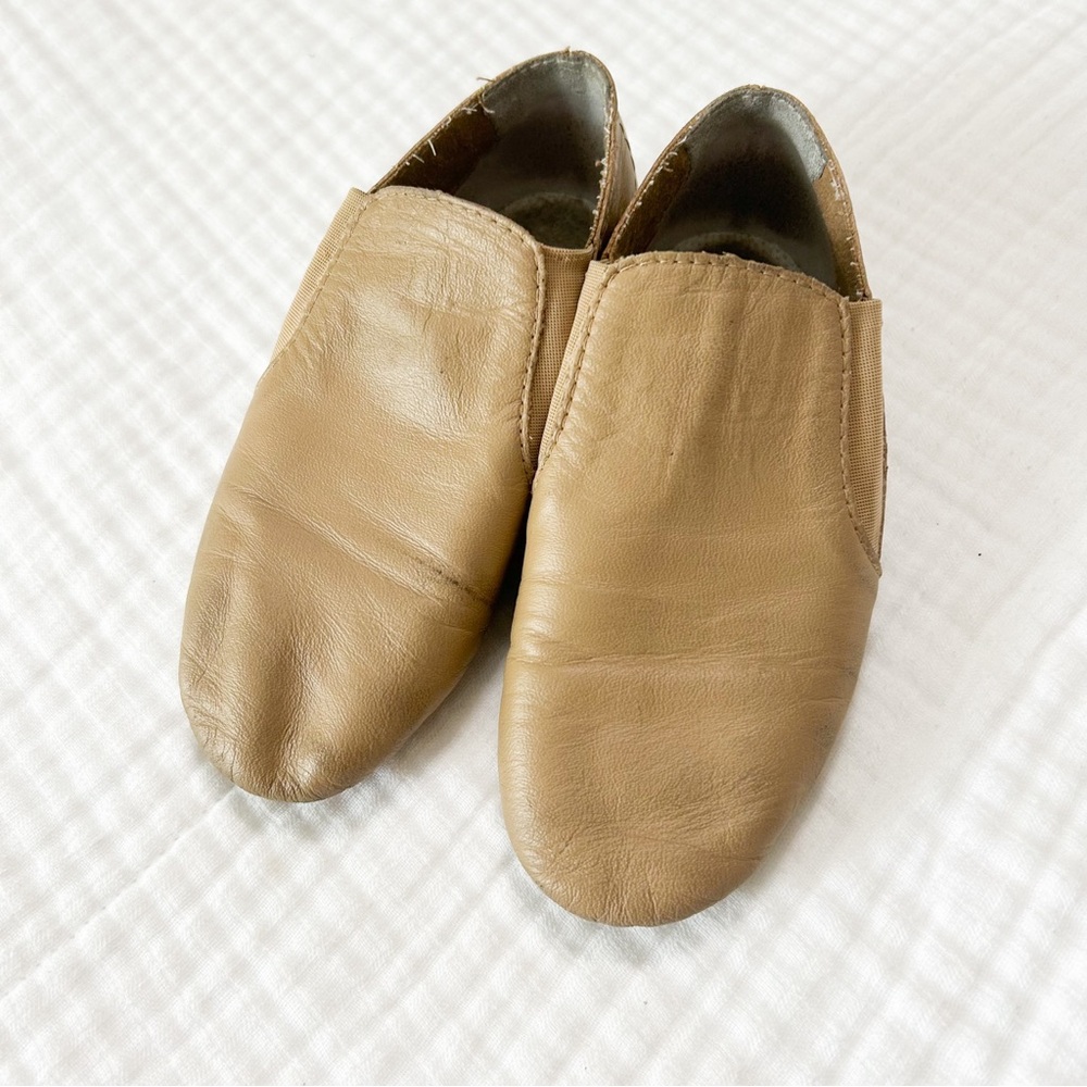 Jazz shoes size 10 girls (age4-5) dance class tan
